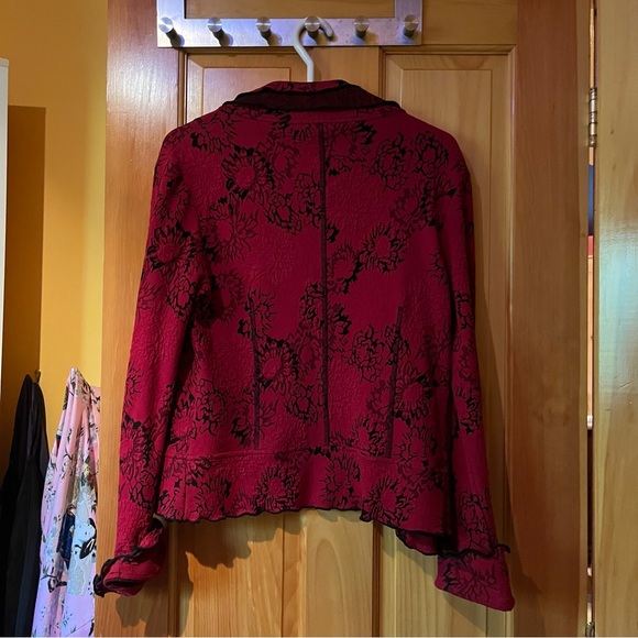 Red and black textured blazer - Picture 6 of 8